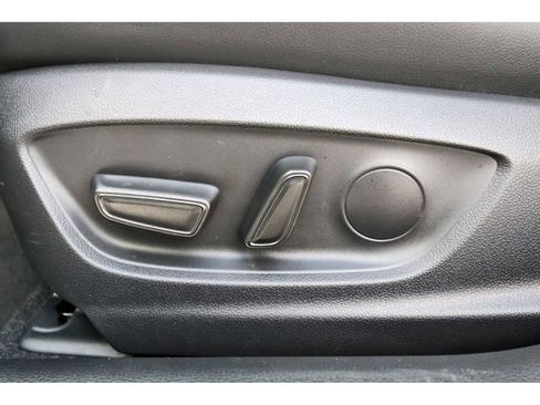 Used 2025 Toyota Corolla XLE image 27