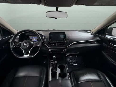 Used 2019 Nissan Altima 2.5 SR FWD image 9