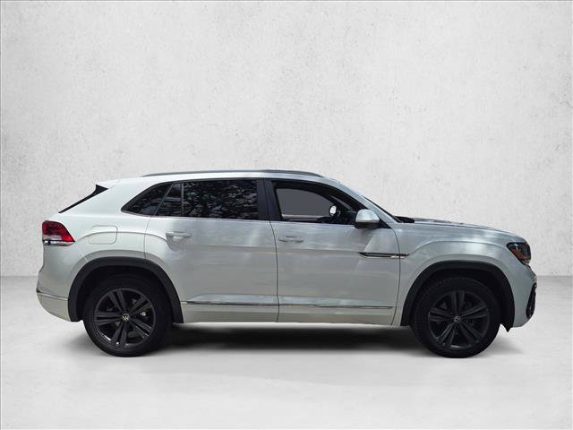 Used 2020 Volkswagen Atlas Cross Sport SE w/ Panoramic Sunroof Package FWD image 2