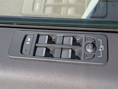 Used 2024 Land Rover Discovery Sport Dynamic SE image 15