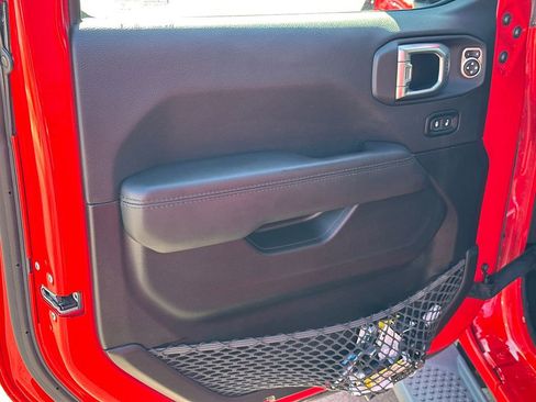 Used 2022 Jeep Wrangler Unlimited Sahara image 10