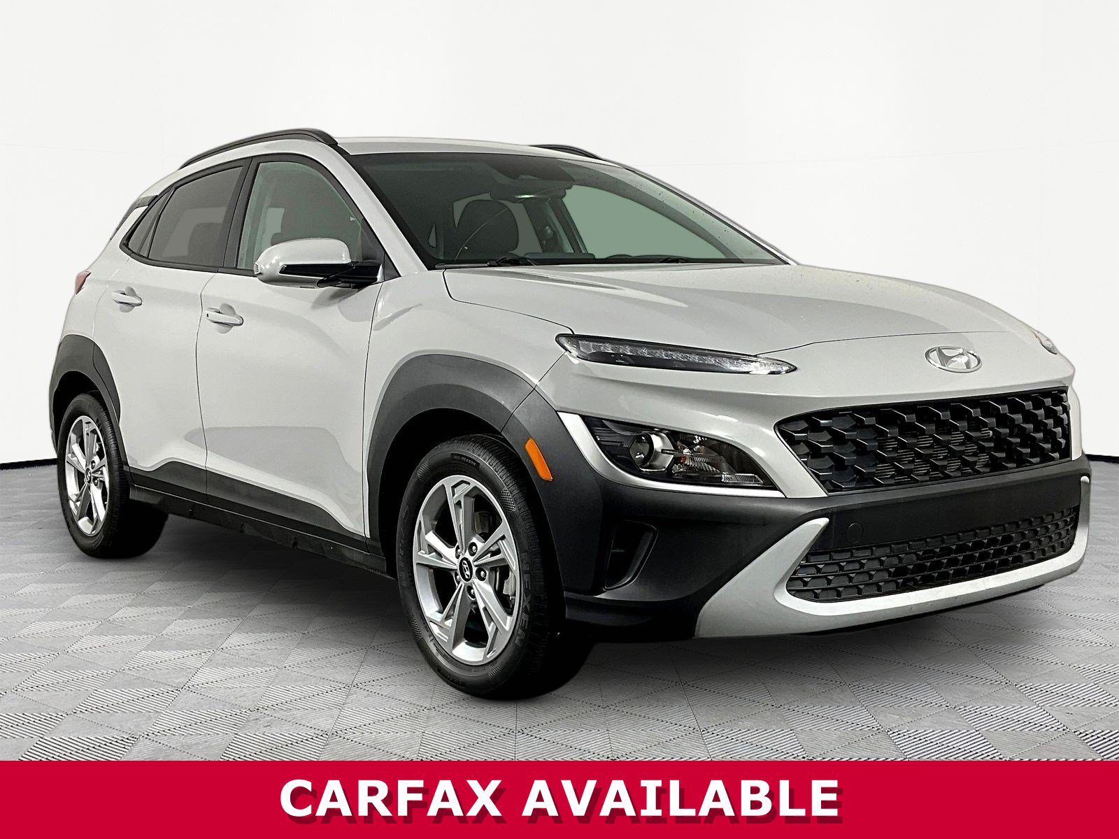 Used 2023 Hyundai Kona SEL FWD image 3