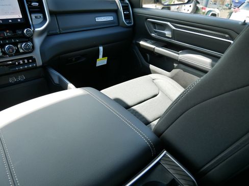 New 2026 RAM 1500 Big Horn AWD/4WD image 11