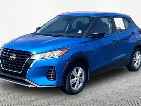 Used 2024 Nissan Kicks S image 3