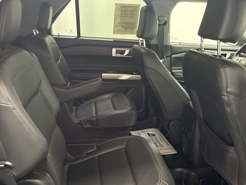 Used 2023 Ford Explorer XLT w/ Equipment Group 202A image 27