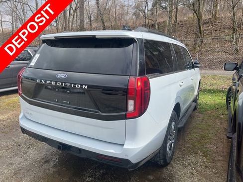 Used 2025 Ford Expedition Active image 2