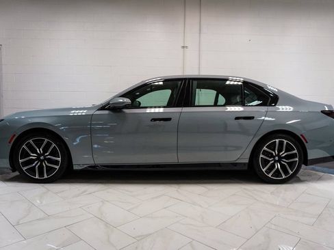 Used 2023 BMW 760i xDrive w/ Executive Package AWD/4WD image 41