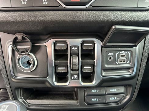 New 2025 Jeep Wrangler Sport S image 27