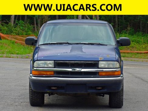 Used 2001 Chevrolet S10 Pickup LS AWD/4WD image 3