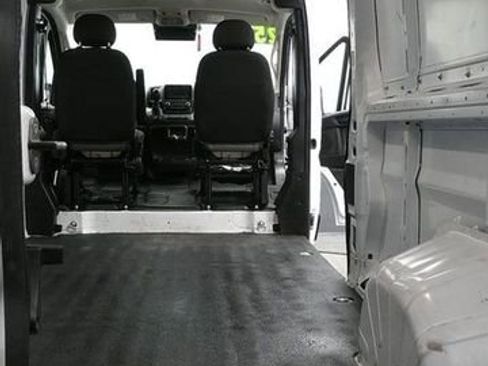 Used 2025 RAM ProMaster 2500 w/ Convenience Group image 12
