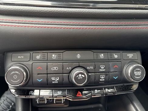 Used 2024 Dodge Durango GT image 11