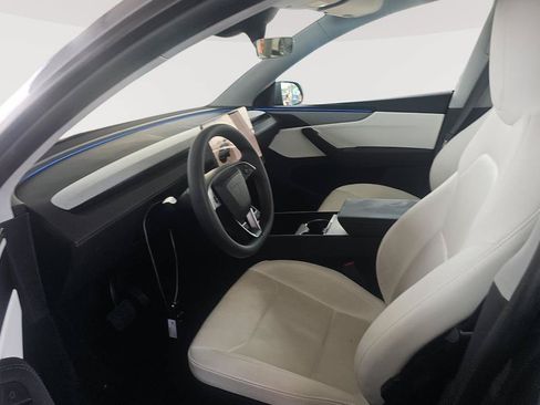 Used 2026 Tesla Model Y Long Range RWD image 4