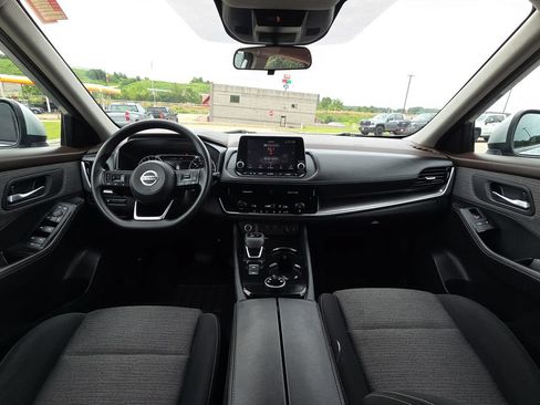 Used 2021 Nissan Rogue SV AWD/4WD image 29