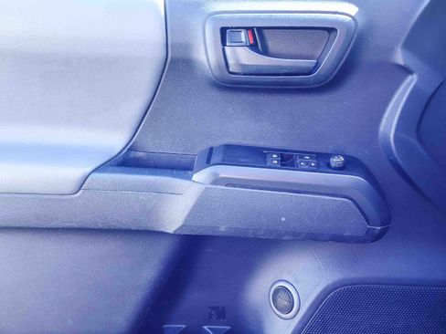 Used 2020 Toyota Tacoma SR RWD image 9