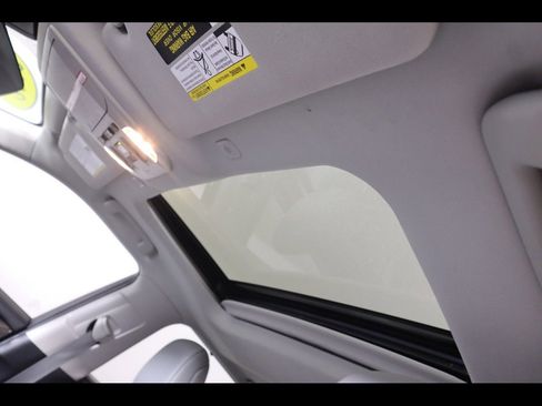 Used 2023 Toyota Highlander Limited image 34