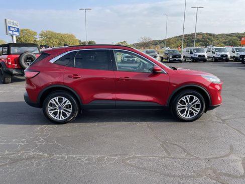 Used 2022 Ford Escape SEL w/ Technology Package image 9