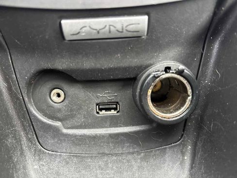 Used 2016 Ford Fiesta SE image 22