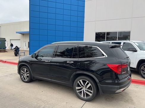 Used 2016 Honda Pilot Touring image 9