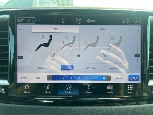 Used 2025 Chrysler Pacifica Select FWD image 25