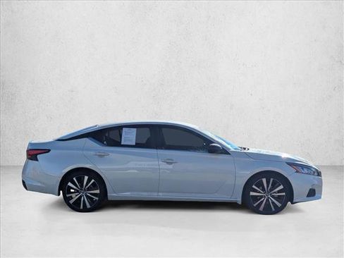 Used 2022 Nissan Altima 2.5 SR image 4