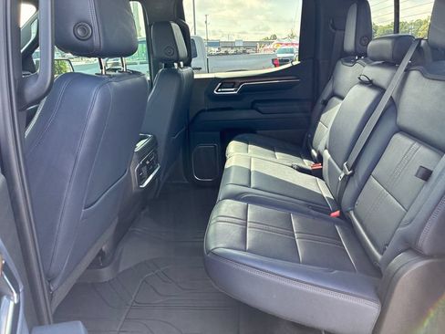 Used 2023 Chevrolet Silverado 1500 High Country w/ Technology Package AWD/4WD image 19