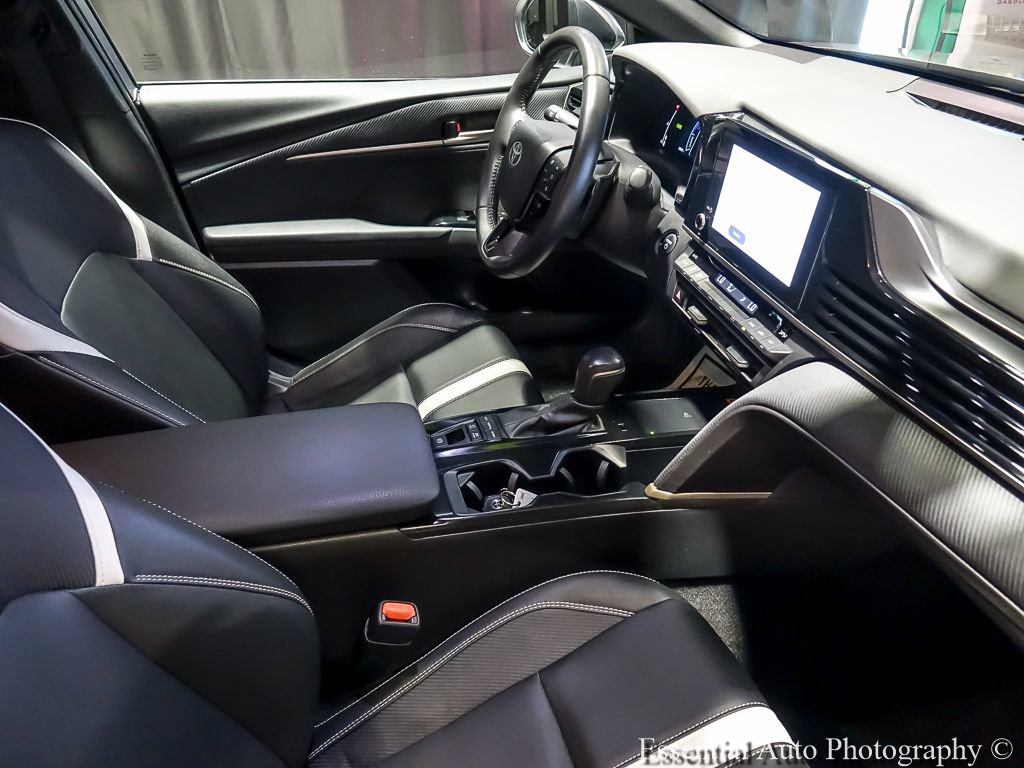 Used 2025 Toyota Camry SE FWD image 29