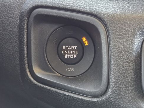 Used 2025 Jeep Wrangler Unlimited Sport AWD/4WD image 17