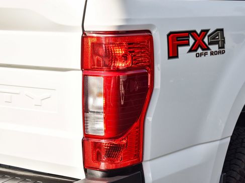 Used 2022 Ford F350 Lariat w/ FX4 Off-Road Package image 7