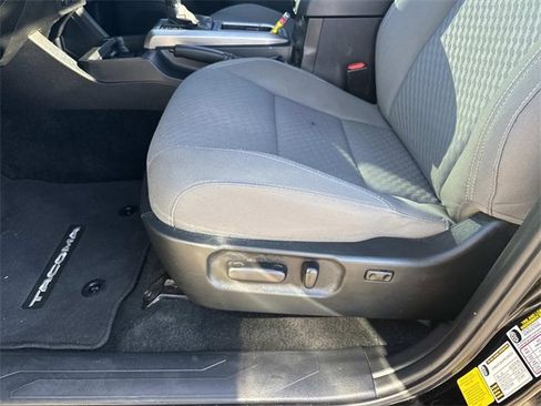 Used 2023 Toyota Tacoma SR5 w/ Technology Package image 19