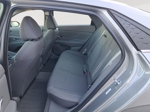 New 2025 Hyundai Elantra SEL image 14