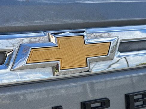 Used 2021 Chevrolet Suburban LT w/ LT Signature Package image 47