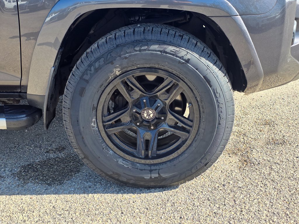 Used 2018 Toyota 4Runner TRD Off-Road Premium w/ Wilderness Package AWD/4WD image 11