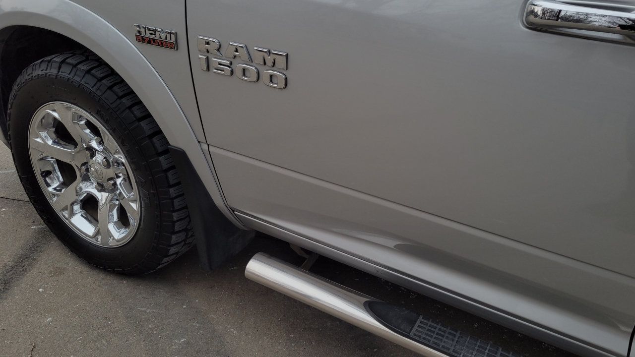 Used 2017 RAM 1500 Laramie AWD/4WD image 44
