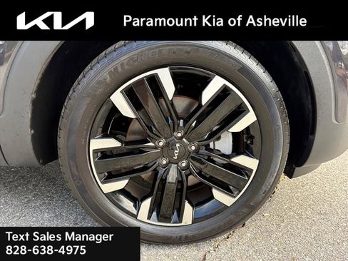 Used 2025 Kia Telluride SX image 30