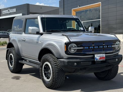 Used 2022 Ford Bronco Outer Banks w/ Sasquatch Package AWD/4WD image 3