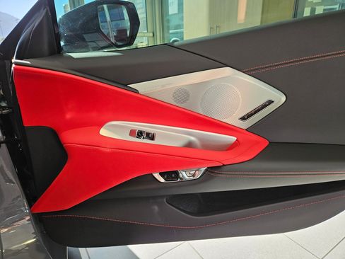 Used 2025 Chevrolet Corvette Stingray Preferred Cpe w/ Z51 Performance Package RWD image 31