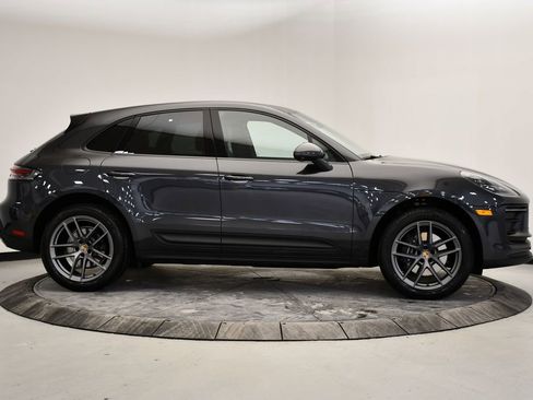 Certified 2025 Porsche Macan image 8