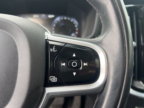 Used 2022 Volvo V60 T5 Cross Country w/ Climate Package image 19