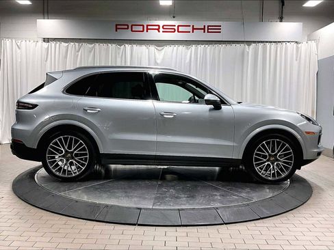 Used 2023 Porsche Cayenne image 11