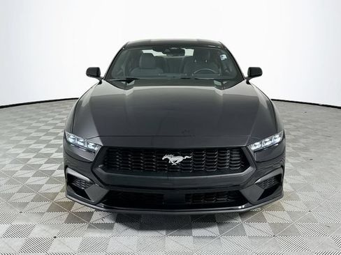 Used 2025 Ford Mustang Coupe RWD image 2