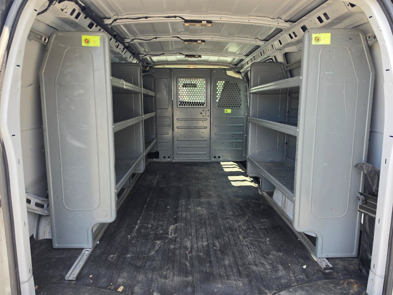 Used 2017 Chevrolet Express 2500 RWD image 8
