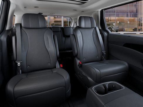 Used 2025 Kia Carnival SX Prestige FWD image 18