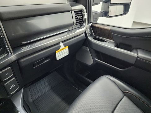 Used 2024 Ford F250 Lariat w/ Chrome Package image 12