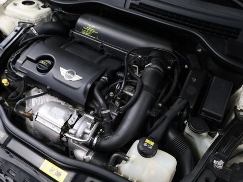 Used 2015 MINI Cooper S image 9