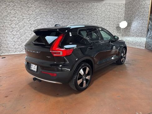Used 2021 Volvo XC40 T5 Momentum w/ Protection Package Premier image 7