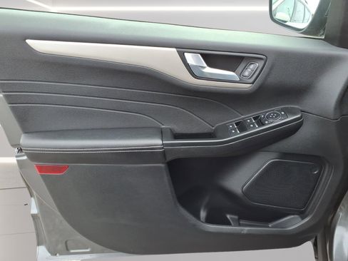 Used 2022 Ford Escape SEL image 13