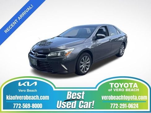Used 2017 Toyota Camry XLE w/ Moonroof Package FWD image 1
