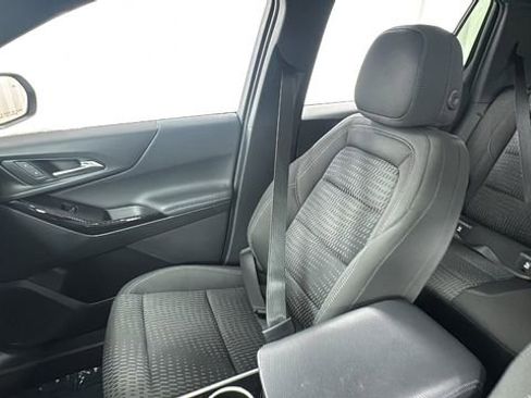 Used 2025 Chevrolet Equinox LT image 13