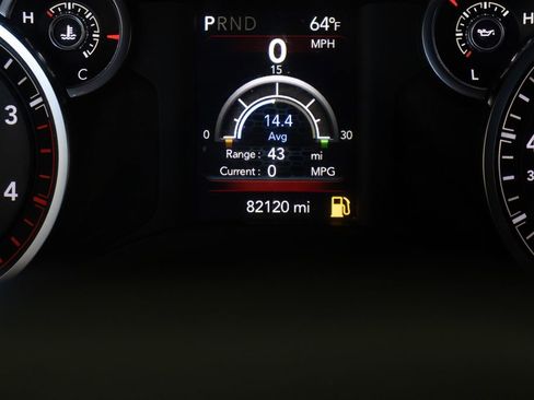 Used 2022 RAM 2500 Tradesman w/ Chrome Appearance Group AWD/4WD image 29