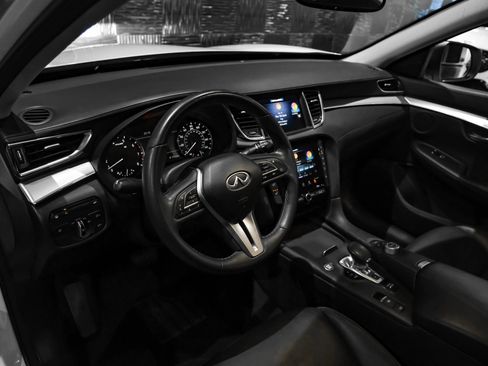 Used 2021 INFINITI QX50 Luxe FWD image 3